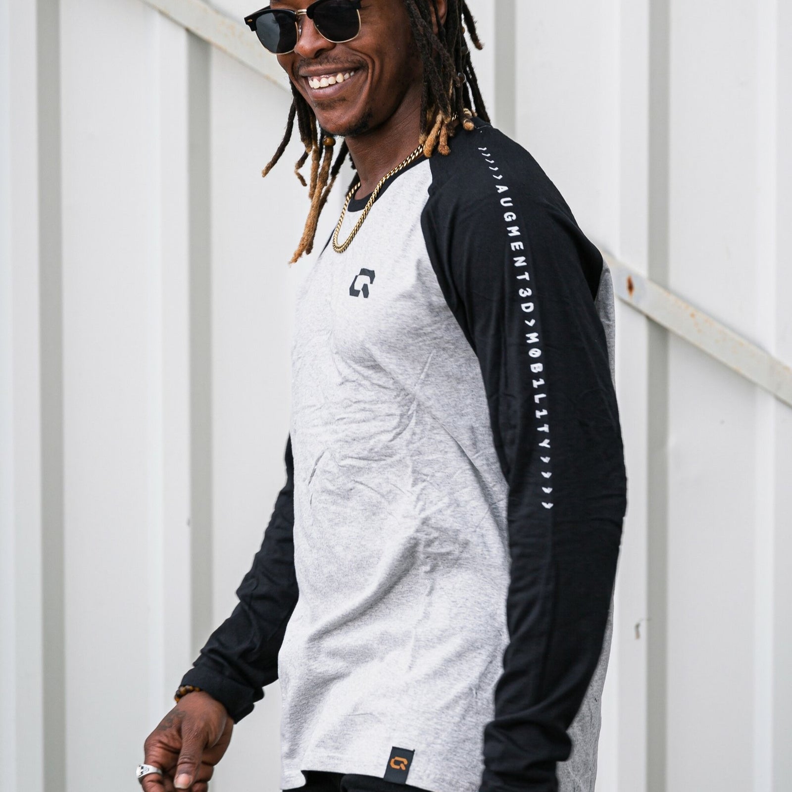 IQON Explore Longsleeve World - IQON - Clothing - Product Image 5